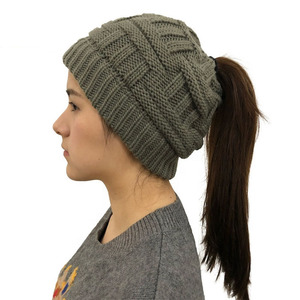 2025 alta calidad personalizable bambú tejido arte mujeres Cola de Caballo Beanie cálido invierno rayas sombrero de punto - Product Image 6