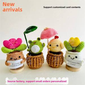 Jouet en peluche tendance et moderne pour le commerce international, fait main en fil, avec expressions originales, motifs tomate, patate, caca, concombre, et lunettes à l'énergie positive - Product Image 3