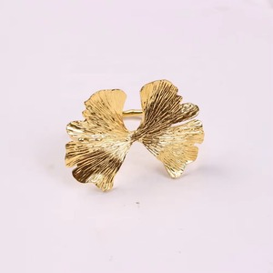 Porte-serviette élégant au design floral pour décor de table contemporain, mariages, événements, hôtel, salle à manger, accessoire artistique - Product Image 2