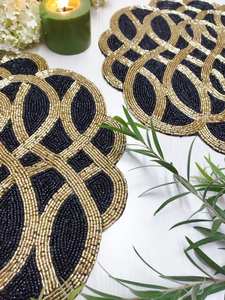 แผ่นรองจานประดับลูกปัด งานฝีมือ MS Handicraft ออกแบบตามสั่ง ทำมือ กันลื่น ทนทาน หรูหรา ตกแต่งโต๊ะอาหาร ของตกแต่งวันหยุด ชิ้นงานที่ไม่เหมือนใคร ของขวัญขึ้นบ้านใหม่ - Product Image 4