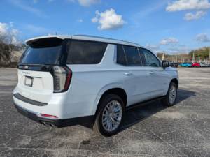 Nuevo Chevrolet Tahoe High Country Pickup 2026, Motor <4L, Emisión Euro IV, 6 Asientos, 4x4, Automático, Asientos de Cuero, Diésel, Volante a la Izquierda, Color Oscuro - Product Image 3