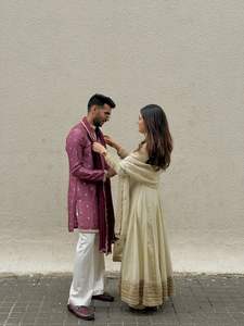 ชุดเดรส Anarkali ผ้าไหมชิโนนคุณภาพดีที่สุดสำหรับขายส่ง พร้อมงานปัก งานปักเลื่อม และงานประดับตกแต่ง เหมาะสำหรับชุดประจำชาติและชุดออกงาน - Product Image 5