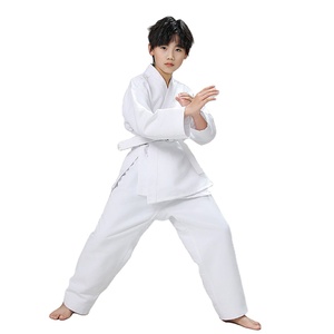 Combinaison de karaté professionnelle personnalisée de haute qualité pour l'entraînement aux arts martiaux - Product Image 1