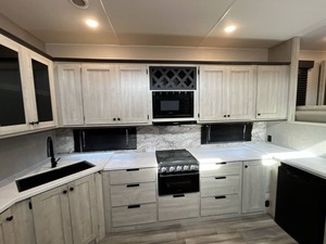 Fournisseur de nouvelles caravanes de camping-car 2024 For Rest River RV Cardinal 35FL à vendre pour le camping et les voyages - Product Image 3