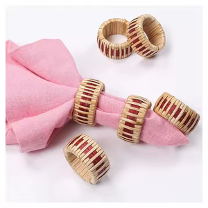 Ronds de serviette écologiques en bois de noyer foncé de qualité supérieure et rotin de jute, ronds de serviette élégants et durables disponibles - Product Image 6