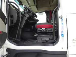 Camión Pesado Usado 8x6 con Tracción Doble, Diésel, Transmisión Manual, Volante a la Izquierda, Modelo 2024, 4 Asientos, 351-450hp, Emisión Euro 6 - Product Image 2