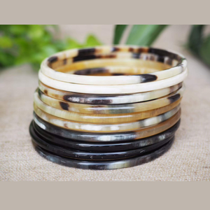 Brazalete de cuerno de Búfalo Blanco natural para mujeres y niñas, forma redonda pulida, joyería de bajo precio - Product Image 1