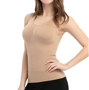 Camiseta sin mangas recortada de cuello alto elegante para mujer personalizada al por mayor, camiseta sin mangas ajustada acanalada para gimnasio, bordado personalizable OEM - Product Image 5