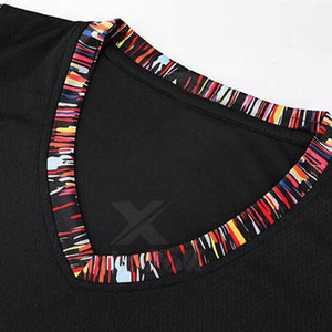 Nouvelle arrivée de vêtements de sport Logo personnalisé imprimé 100% polyester tissu meilleur prix uniforme de basket-ball - Product Image 3