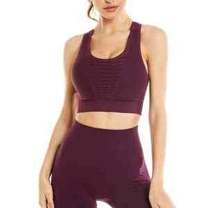 Conjunto de ropa de yoga personalizada para mujer, diseñado para entrenamientos diarios, que ofrece comodidad transpirable y ajuste flexible. - Product Image 4