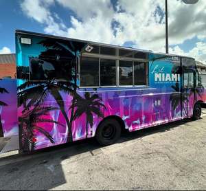 รถพ่วงขายอาหารเร็ว/รถขายกาแฟอเนกประสงค์สแตนเลสแบบกำหนดเองได้ พร้อมอุปกรณ์ทำพิซซ่า เบอร์เกอร์ สำหรับธุรกิจจัดเลี้ยง - Product Image 2