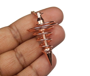 ลูกตุ้มทองแดงแบบเกลียวพร้อมโซ่และลูกบอล ของตกแต่งเพื่อพลังบำบัด - Product Image 3