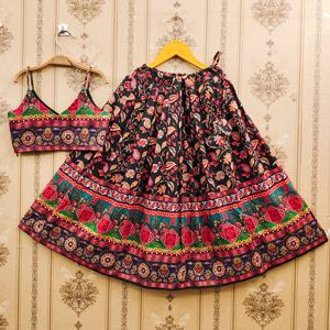 Conjunto de Lehenga Choli para Niñas al por Mayor de Shoryam Fashion con Blusa de Lehenga de Poliéster Estampado Jaipuri |   Ropa de Fiesta para Bodas de Diwali - Product Image 2
