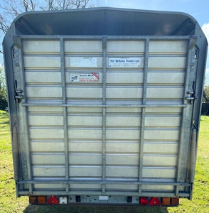 Remolque de Acero Portátil de Doble Eje de Alta Resistencia de 14 pies x 10 pies, Nuevo y de Calidad, para Transporte de Ganado, Animales de Granja, con Capacidad de 800-1500 kg - Product Image 4