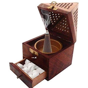 Soporte de incienso de madera artesanal hecho a mano con motivo geométrico tallado para el hogar, templo, uso decorativo tradicional sagrado - Product Image 4