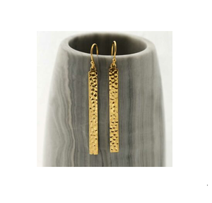 Pendientes elegantes de latón con gancho para la oreja con diseño creativo, diseño de moda con personalidad femenina, pendientes de latón chapados en oro - Product Image 1