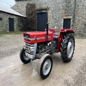 Massey Ferguson MF135 4WD tracteur agricole 4 cylindres moteur livraison rapide bas prix composants de base inclus-pompe boîte de vitesses - Product Image 4