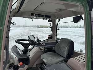 Tractor Fendt 716 Vario 2012 con cabina, 4x4, equipo agrícola en venta, compre ahora - Product Image 3