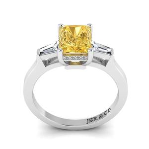 Anillo de compromiso de tres piedras de plata 925 chapado en oro con diamante radiante de Color amarillo para mujer, proveedor de joyería fina, novedad - Product Image 3