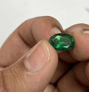 ธรรมชาติที่ไม่ได้รับการรักษา3.45 Cts รูปไข่อัญมณีมรกตหลวมจากแหล่งกำเนิดของแซมเบียที่มีสีเขียวสดใส - Product Image 4