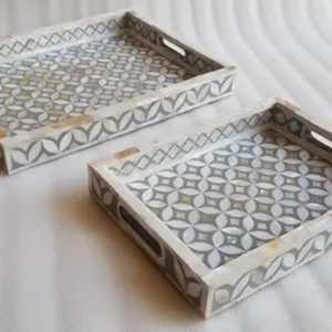 Plateau de service en bois artisanal unique avec incrustations de nacre et d'os, parfait pour la décoration de l'Aïd et les célébrations du Ramadan arabe - Product Image 3