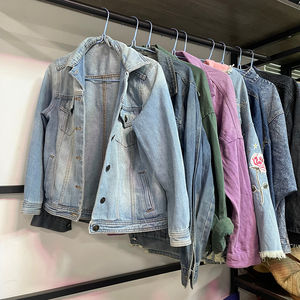 Ropa Usada en Pacas Surtidas: Jeans para Hombre, Tops, Chaquetas para Mujer, Gorras Unisex, Ropa Mixta para Tiendas de Ropa Familiar al por Mayor - Product Image 6