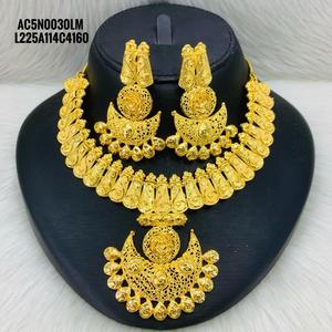 Style New Fashion 2024 Collier court simple avec boucles d'oreilles plaqué or un gramme bijoux pour femmes - Product Image 1