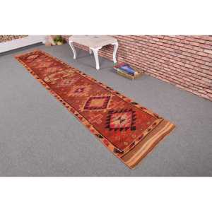 Alfombra Turca de 2.4x13.4 pies, Alfombra Vintage Tipo Runner, Alfombra de Lana Roja y Negra Estilo Suroeste - Product Image 2