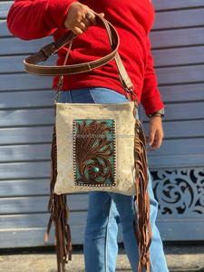 Vrais cheveux sur peau de vache sac à bandoulière moyen sac à main avec franges Western Cowgirl mode usiné à la main en cuir femmes sacs à main - Product Image 4