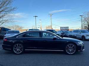 Increíble Audi S8 4.0T Turbo Automático Quattro Azul 2023 Usado con Techo Solar, Paquete Ejecutivo, Arranque Remoto, Asientos de Cuero y Llantas de Aleación - Product Image 3