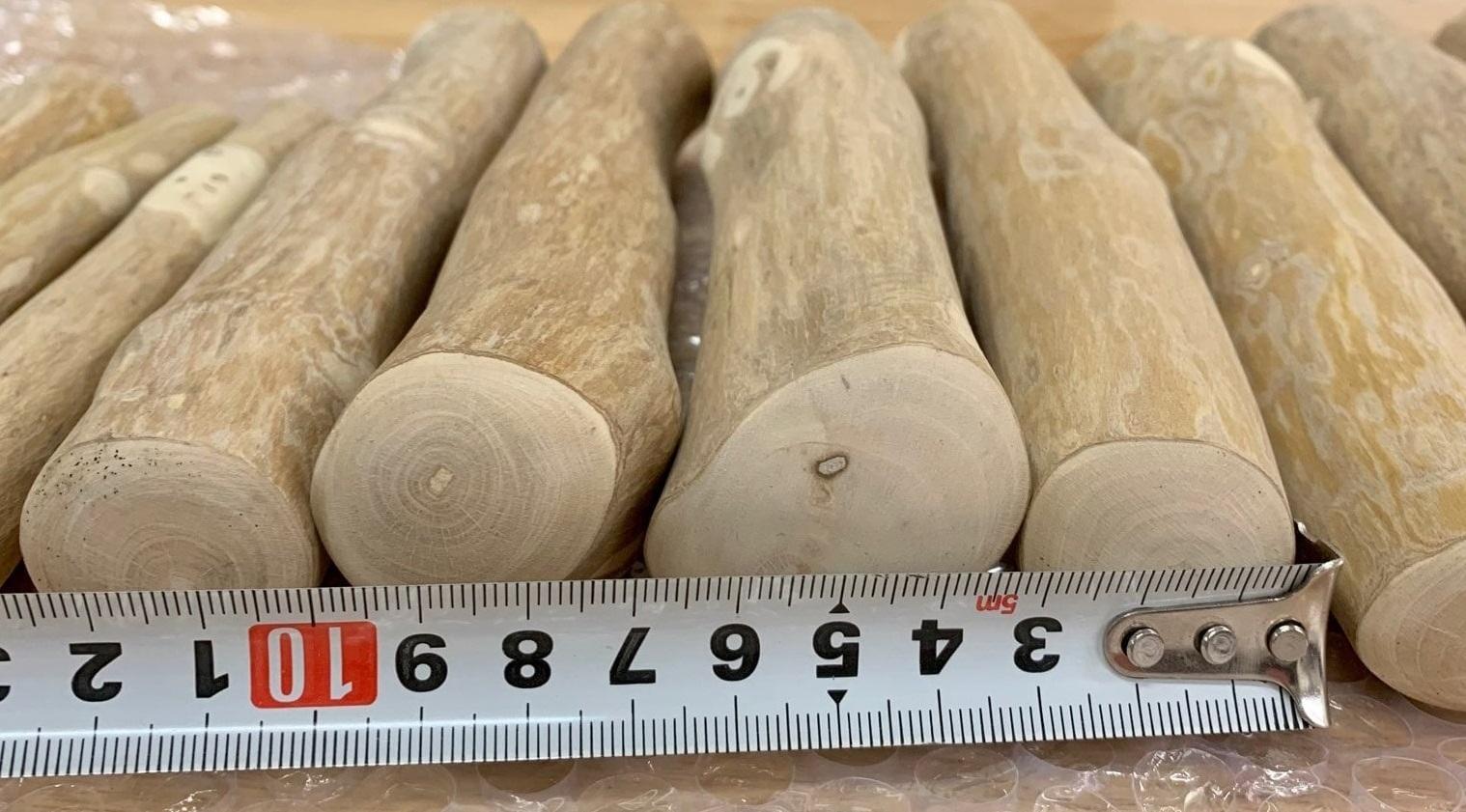 สีดำสีกากี