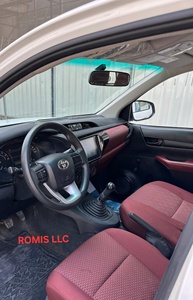 Véhicule Toyota Hilux blanc d'occasion - Product Image 3