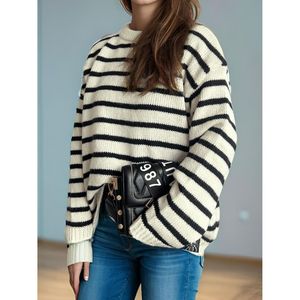 Maglione Casual da Donna a Righe con Collo Tondo e Maniche Lunghe, Design alla Moda Coreana con Logo Frontale, Traspirante per la Stagione Autunno/Inverno - Product Image 3