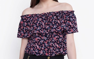 เสื้อครอปเปิดไหล่ลายทางสไตล์เกาหลี แต่งระบาย ทรงหลวม สวมใส่สบาย เหมาะกับฤดูร้อน สีฟ้าขาว ลายทาง ผ้าฝ้ายทอผสมใยไผ่ - Product Image 3
