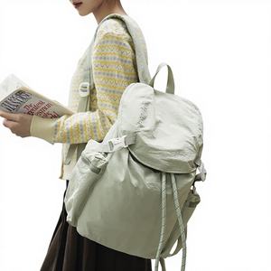 Mochila de moda para mujer, de gran capacidad, ligera, sencilla, informal, para viajes, para el día a día, trabajo al aire libre y venta al por mayor - Product Image 1