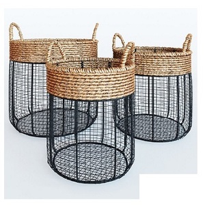 Compre cesta de fruta de metal High Garde con acabado en plata y oro, disponible, última cesta de fruta diseñada para la venta - Product Image 4