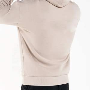 Sweat à capuche noir pour homme-Coupe décontractée, cordons de serrage avec aglets, imprimé tonal sur la poitrine et le dos et poche kanga pour une tenue décontractée - Product Image 6