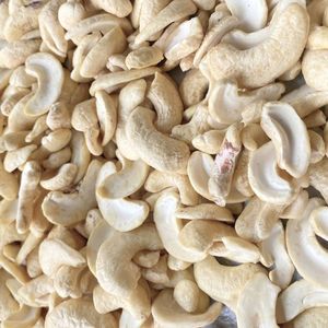 Offre Spéciale 2025 noix de cajou W320 noix de cajou cassées Vietnam-salées-noix de cajou Reday à expédier - Product Image 1