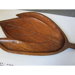 Assiette et plateau à dessert en bois en forme de feuille Vaisselle de couleur marron faite à la main Assiette à dessert au chocolat - Product Image 2