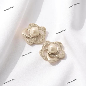 Boucles d'oreilles clous en argent perlé floral, élégantes et luxueuses, serties de diamants en moissanite, étincelantes, pour femmes, à porter au quotidien, cadeau - Product Image 3