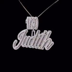 Colgante de Letra Judith de Alta Calidad Unisex Estilo Hip Hop con Cierre Personalizado, Plata de Ley 925, Moissanita VVS Disponible a Precio de Exportación - Product Image 1