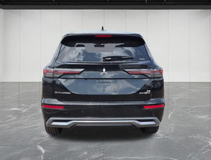 Outlander PHEV SE Berline d'occasion 2024 à vendre, transmission automatique à 1 vitesse, transmission intégrale, sièges en cuir, toit ouvrant - Product Image 2