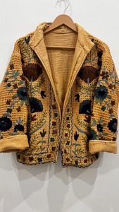 Veste courte d'hiver Suzani vintage en TNT gaufré fait à la main moutarde Veste courte à col chaud Veste courte brodée - Product Image 3