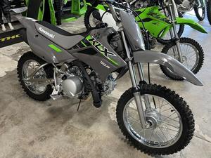 Motocicleta Kawasaki KLX110 de 112cc para trail, nueva en stock, a la venta. - Product Image 4