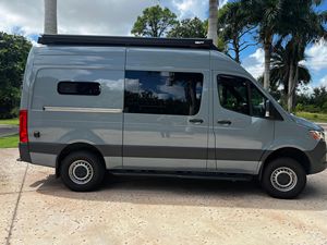 Mercedes-Benz Sprinter 2500 4x4 2022, Gasolina, Bajo Kilometraje - Product Image 3