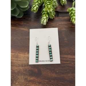 Boucles d'oreilles pendantes Esther en turquoise blanche et argent sterling, design élégant pour les occasions de cadeaux - Product Image 1