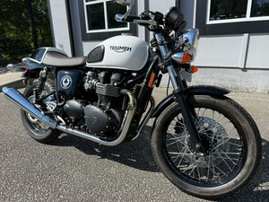 Disfruta de la comodidad de tu nueva motocicleta Triumph Thruxton Ace. - Product Image 3