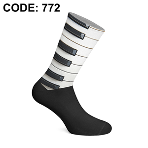 Chaussettes imprimées numériquement de fabrication turque, série d'art par sublimation, graphismes uniques d'illustrateurs, design confortable imprimé sur toute la surface - Product Image 2