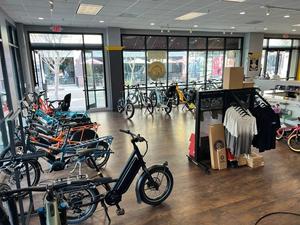 Tricycle électrique M1P pour adultes, moteur sans balais 2000W, 26MPH, cadre en aluminium, tricycle électrique 12V 70Ah, batterie à charge rapide, frein à disque F&R - Product Image 3