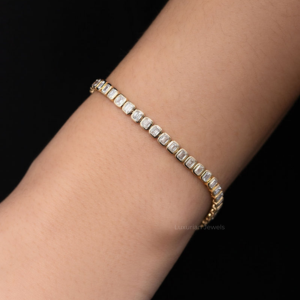 Bracelet de tennis en argent sterling 925 avec moissanite taillée émeraude, serti de diamants et lunette en or massif pour femmes - Product Image 1